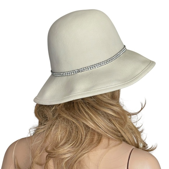 Vintage 1960S YVES SAINT
LAURENT YSL SCULPTED
IVORY FELT FEDORA HAT - Picture 5 of 16